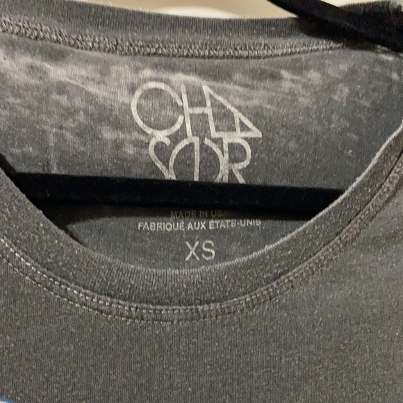 Sleeveless tops in light weight . - Picture 2 of 2